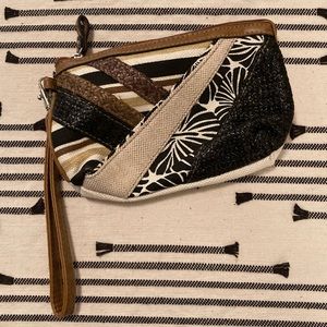 Relic Neutral Print Wristlet